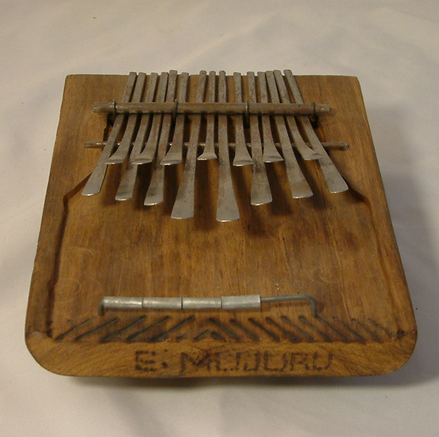 67 - 011b, Karimba, Zimbzbwe, Shona, (signed by Ephat Mujuru)