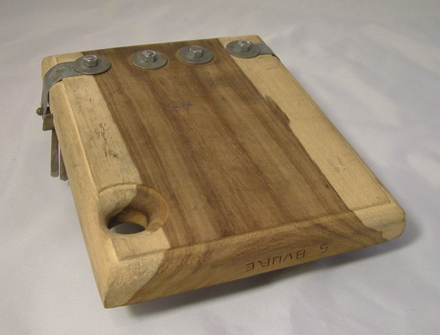 71 - 012b, Mbira dza Vadzimu, Zimbabwe, Shona, made by Samson Bvure